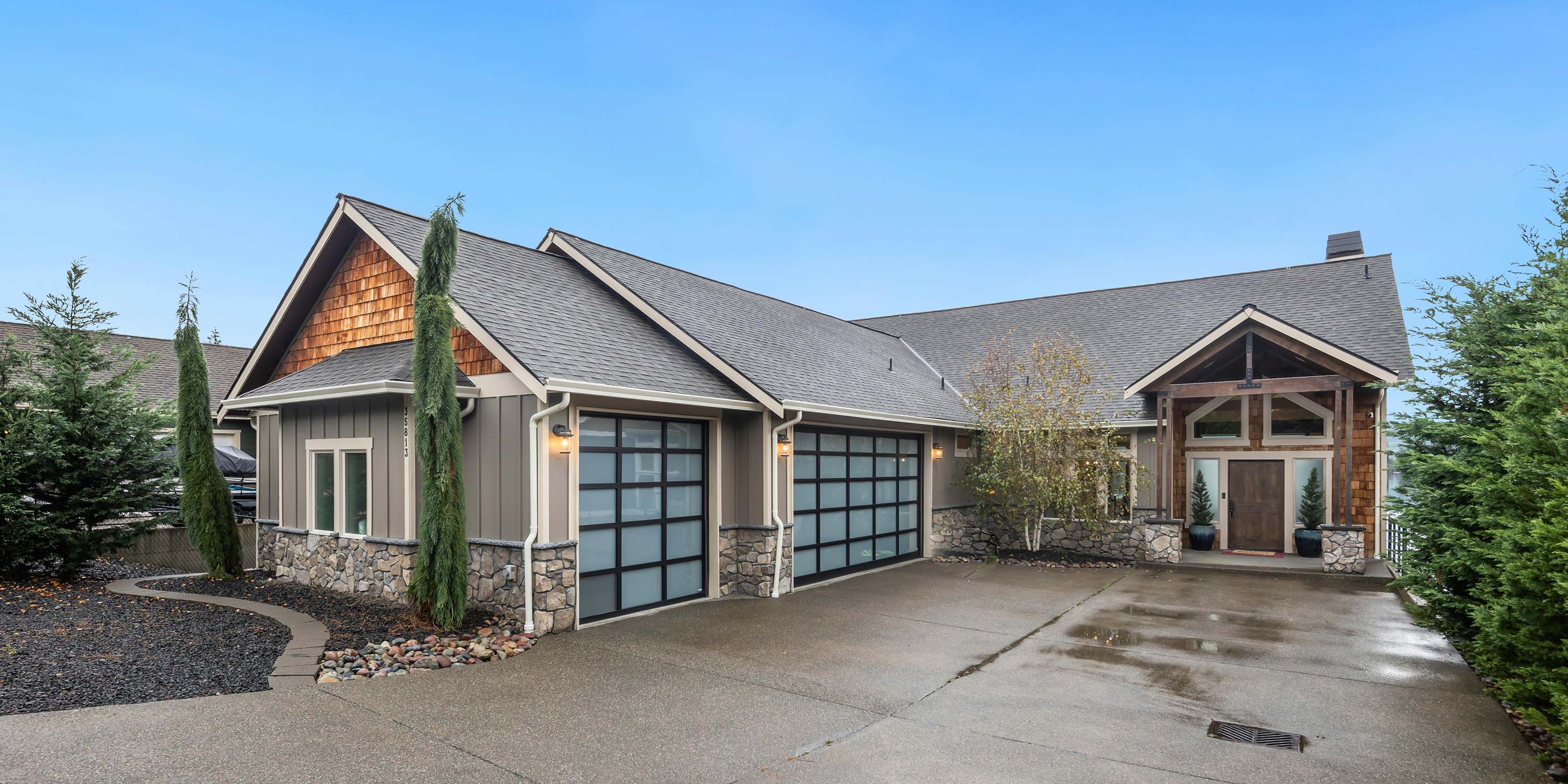 rustic and cozy home in the mountains modern